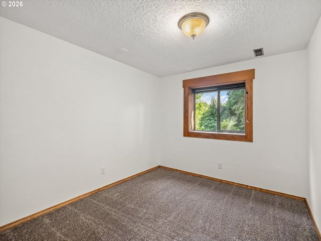 641 W HISTORIC COLUMBIA RI Hwy, Troutdale, OR 97060