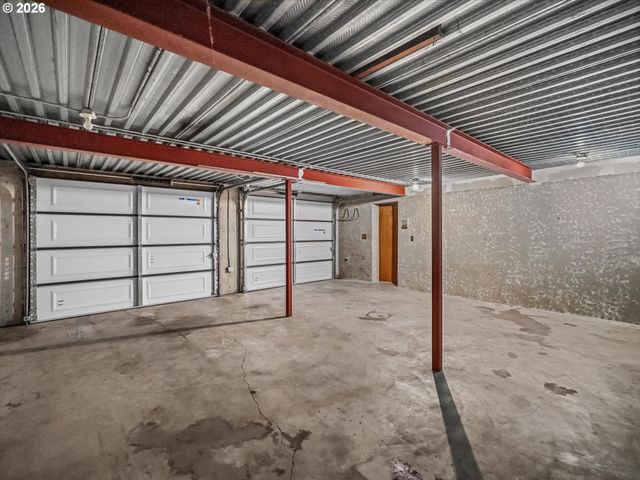 641 W HISTORIC COLUMBIA RI Hwy, Troutdale, OR 97060