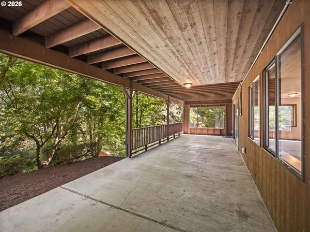 641 W HISTORIC COLUMBIA RI Hwy, Troutdale, OR 97060