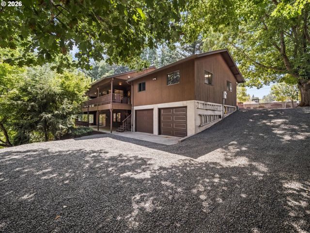 641 W HISTORIC COLUMBIA RI Hwy, Troutdale, OR 97060