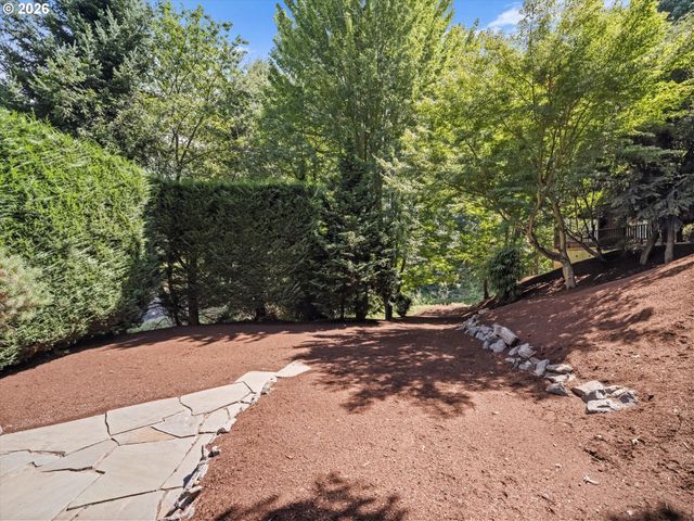 641 W HISTORIC COLUMBIA RI Hwy, Troutdale, OR 97060