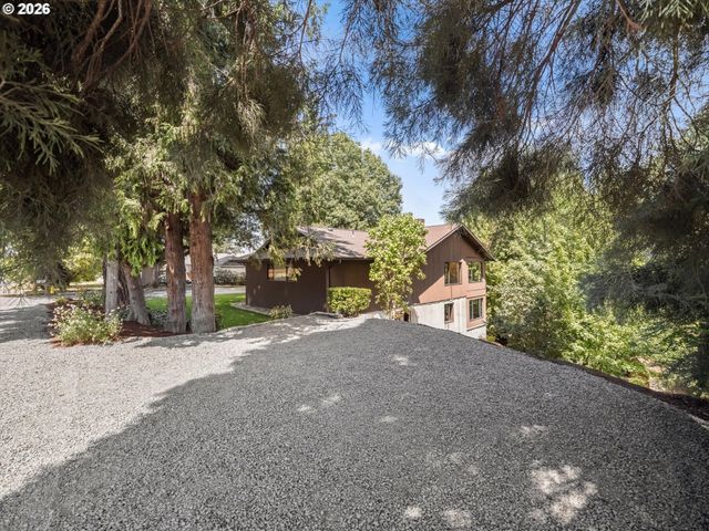 641 W HISTORIC COLUMBIA RI Hwy, Troutdale, OR 97060