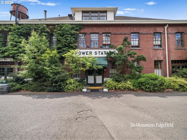 641 W HISTORIC COLUMBIA RI Hwy, Troutdale, OR 97060