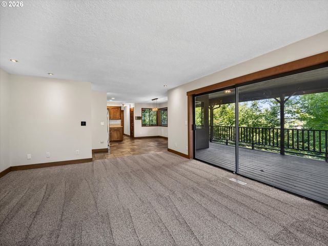 641 W HISTORIC COLUMBIA RI Hwy, Troutdale, OR 97060