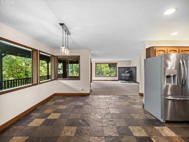 641 W HISTORIC COLUMBIA RI Hwy, Troutdale, OR 97060