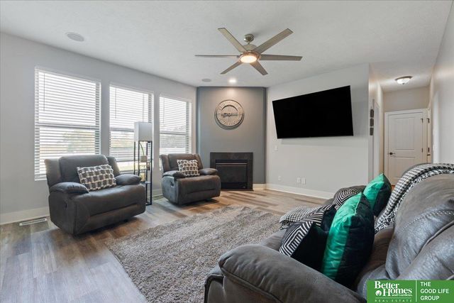 21110 Buchanan Parkway, Gretna, NE 68028