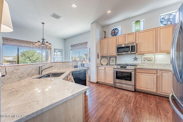 976 W Tenniel Drive, Green Valley, AZ 85614