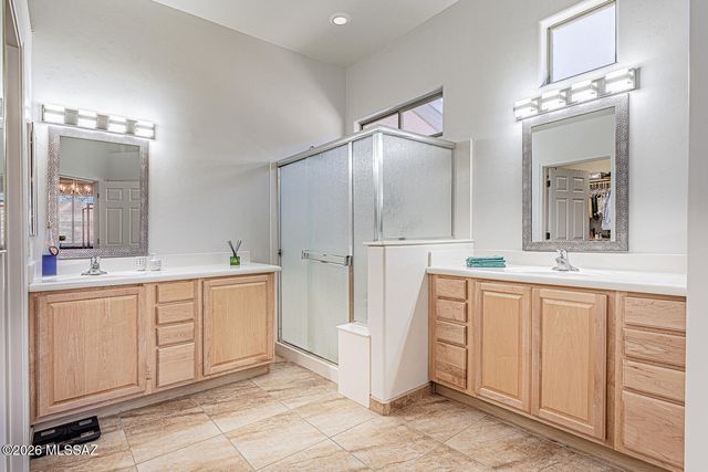 976 W Tenniel Drive, Green Valley, AZ 85614