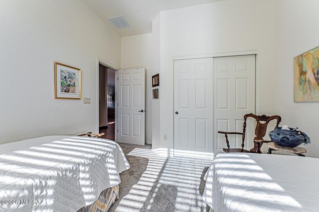 976 W Tenniel Drive, Green Valley, AZ 85614