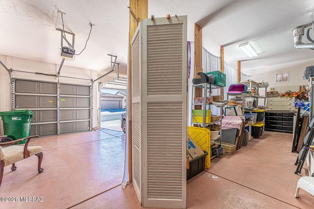 976 W Tenniel Drive, Green Valley, AZ 85614