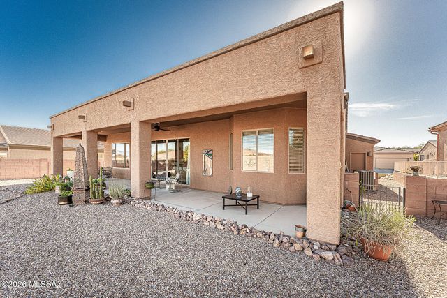 976 W Tenniel Drive, Green Valley, AZ 85614