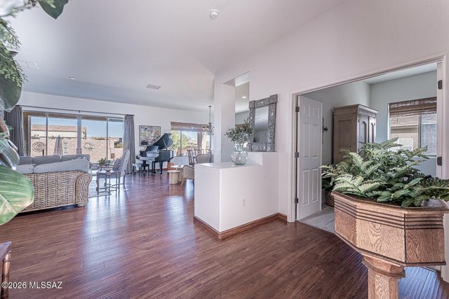 976 W Tenniel Drive, Green Valley, AZ 85614