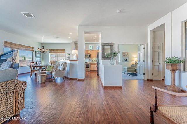 976 W Tenniel Drive, Green Valley, AZ 85614