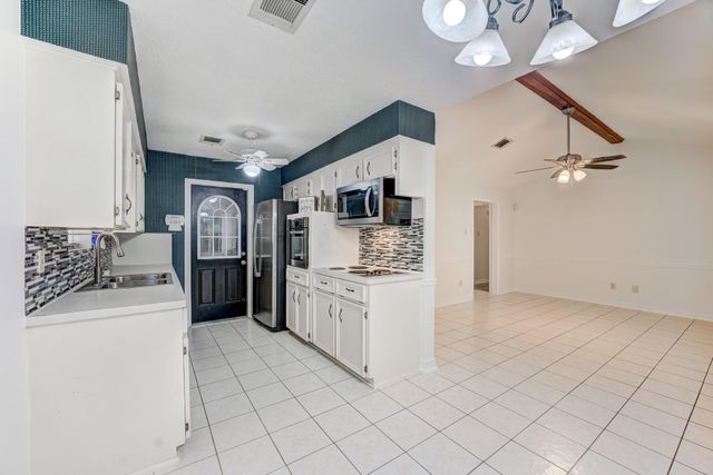 4812 Ivy Street, Pasadena, TX 77505