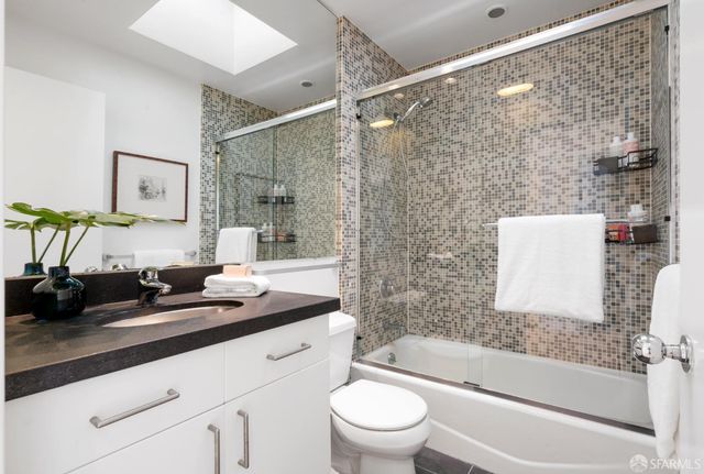 2315 Van Ness Avenue 7, San Francisco, CA 94109