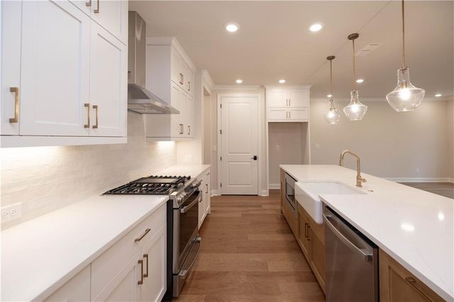 151 Wards Crossing Way 9, Johns Creek, GA 30022