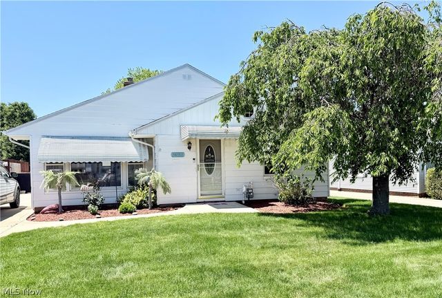 32125 Densmore Road, Willowick, OH 44095