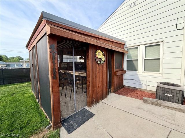32125 Densmore Road, Willowick, OH 44095