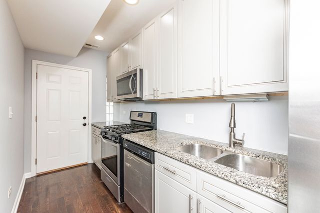 1010 S 1st Avenue 201, Maywood, IL 60153