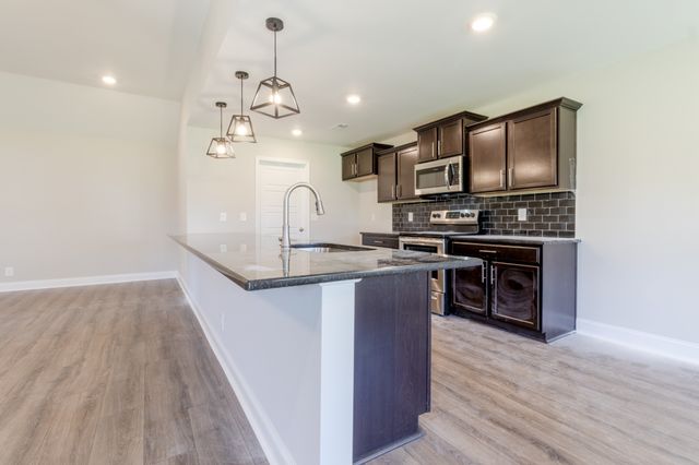 2669 Brewster Dr, Clarksville, TN 37042