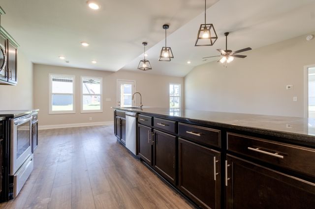 2669 Brewster Dr, Clarksville, TN 37042