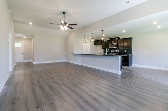 2669 Brewster Dr, Clarksville, TN 37042