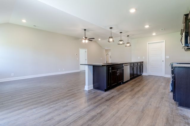 2669 Brewster Dr, Clarksville, TN 37042