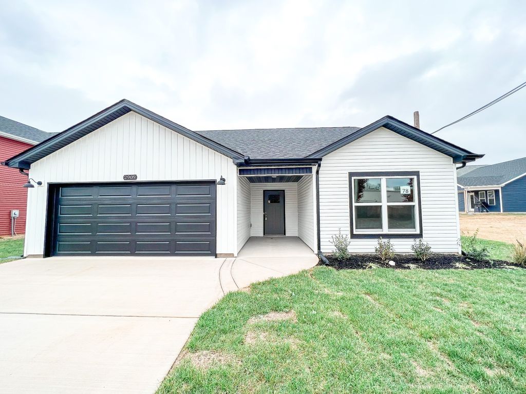 2669 Brewster Dr, Clarksville, TN 37042