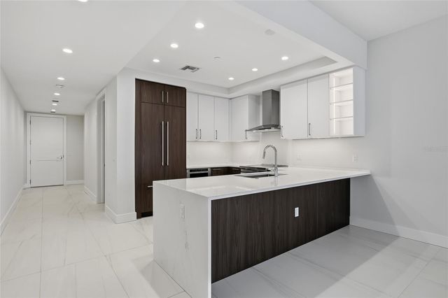 275 1ST AVE S 1804, St Petersburg, FL 33701