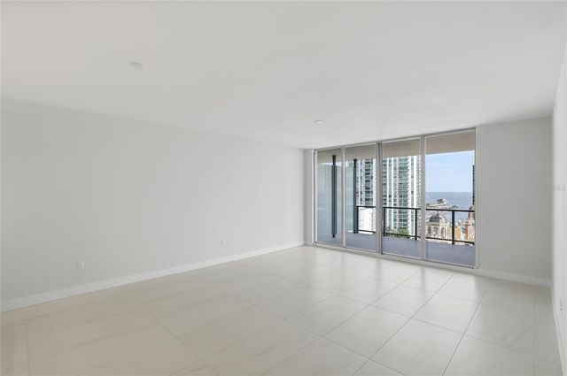 275 1ST AVE S 1804, St Petersburg, FL 33701