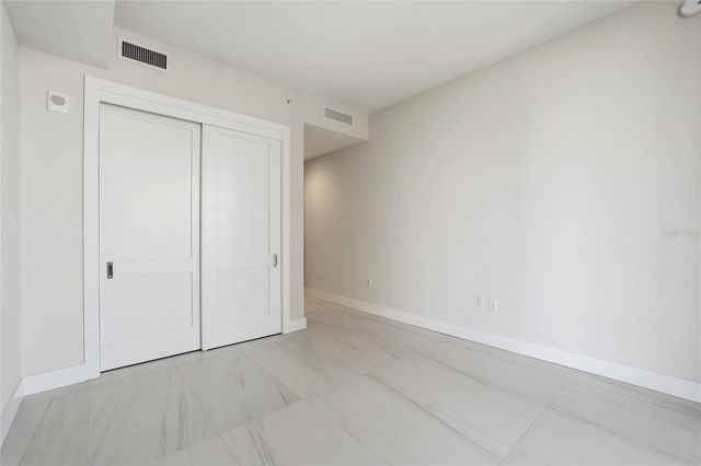 275 1ST AVE S 1804, St Petersburg, FL 33701