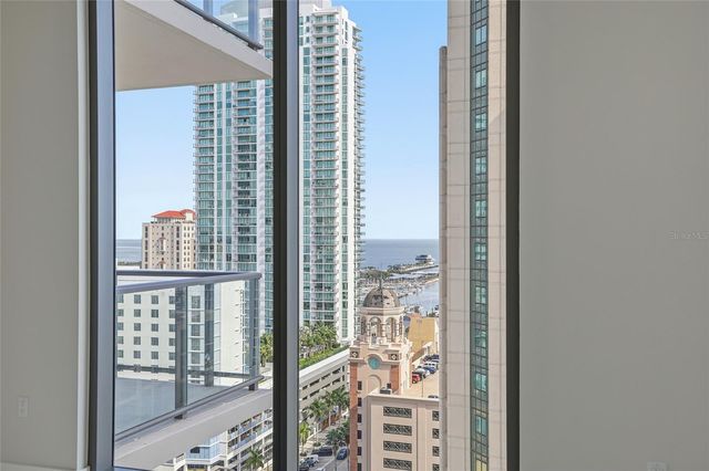 275 1ST AVE S 1804, St Petersburg, FL 33701