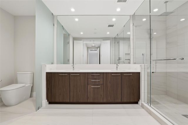 275 1ST AVE S 1804, St Petersburg, FL 33701