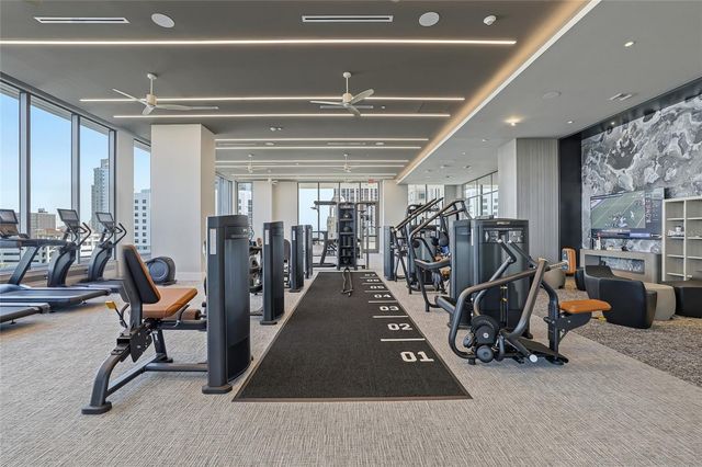 275 1ST AVE S 1804, St Petersburg, FL 33701