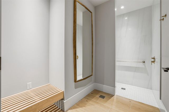 275 1ST AVE S 1804, St Petersburg, FL 33701