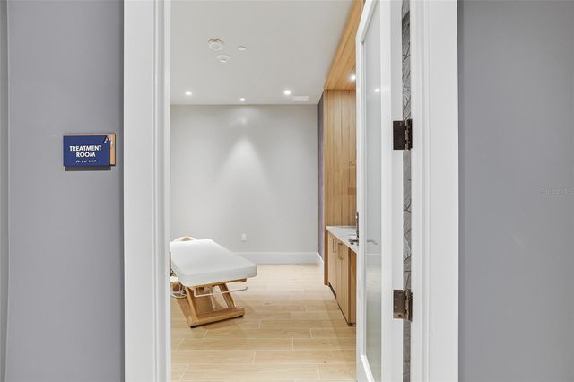 275 1ST AVE S 1804, St Petersburg, FL 33701