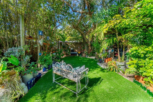 206 SE 3rd Avenue, Boynton Beach, FL 33435