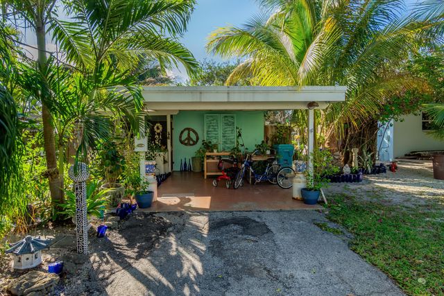 206 SE 3rd Avenue, Boynton Beach, FL 33435