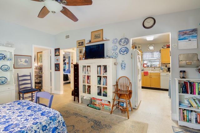 206 SE 3rd Avenue, Boynton Beach, FL 33435