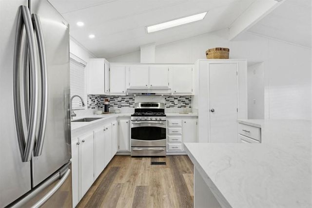 122 Beechwood Lane, Oceanside, CA 92054