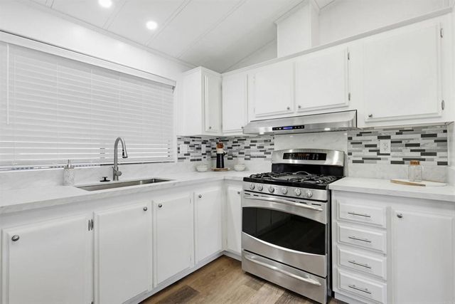 122 Beechwood Lane, Oceanside, CA 92054