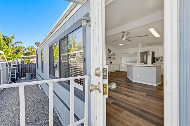 122 Beechwood Lane, Oceanside, CA 92054