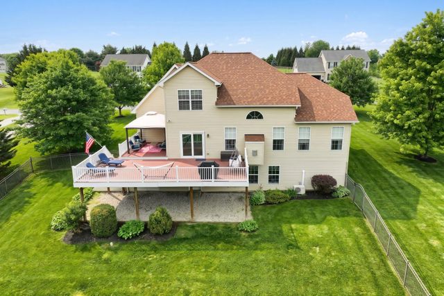 95 E SUMMIT DR, Littlestown, PA 17340