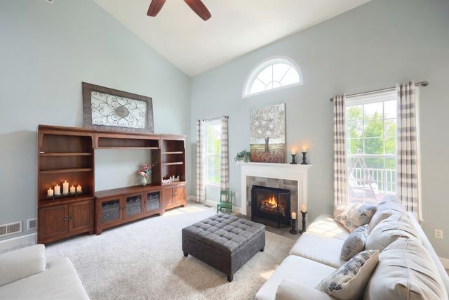95 E SUMMIT DR, Littlestown, PA 17340