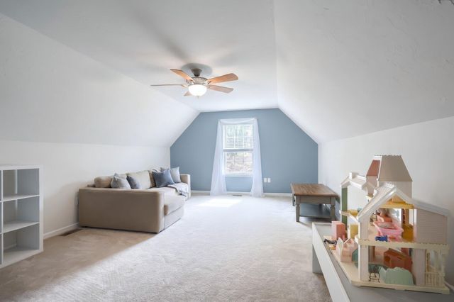 95 E SUMMIT DR, Littlestown, PA 17340