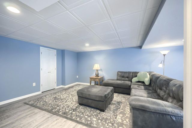 95 E SUMMIT DR, Littlestown, PA 17340
