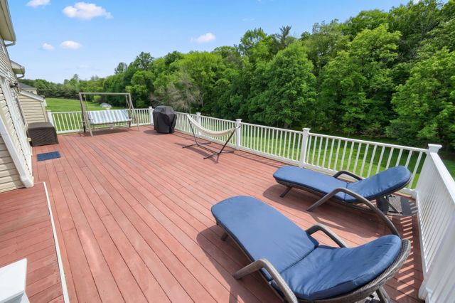 95 E SUMMIT DR, Littlestown, PA 17340