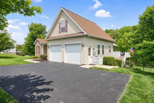 95 E SUMMIT DR, Littlestown, PA 17340