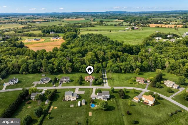 95 E SUMMIT DR, Littlestown, PA 17340