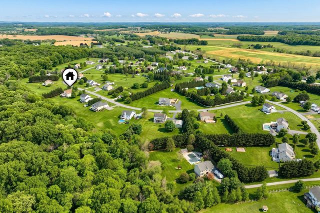 95 E SUMMIT DR, Littlestown, PA 17340